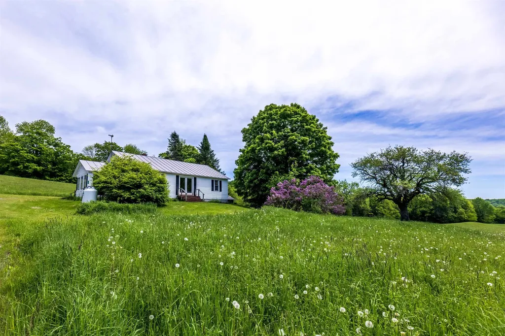 88 Van Dyke Road Strafford VT 05072