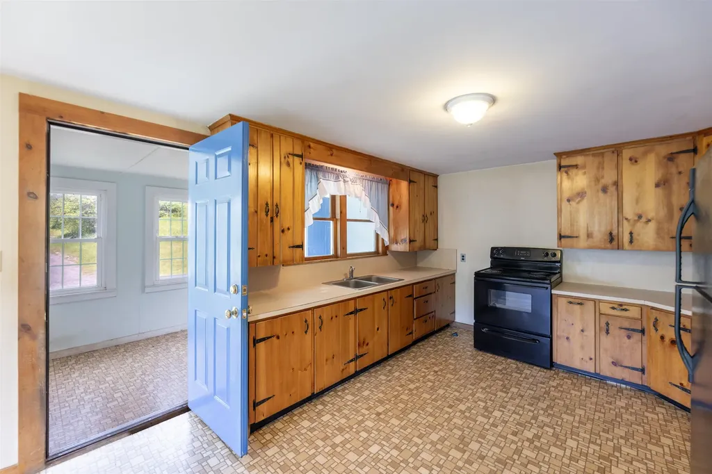 88 Van Dyke Road Strafford VT 05072