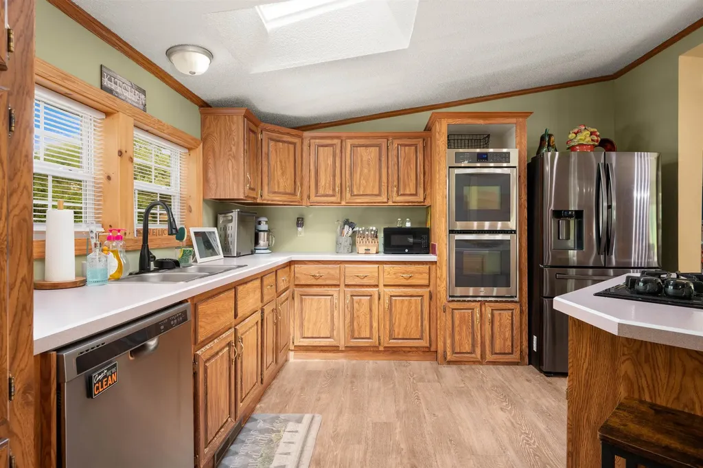 124 Chester Road Raymond NH 03077