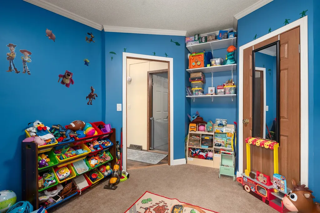 124 Chester Road Raymond NH 03077