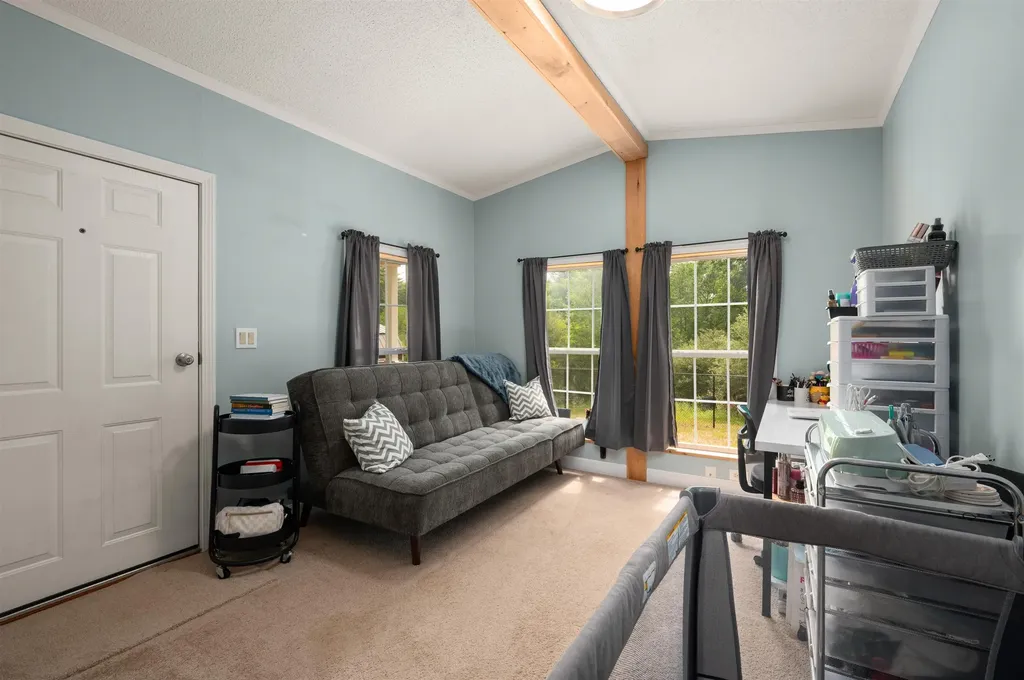 124 Chester Road Raymond NH 03077