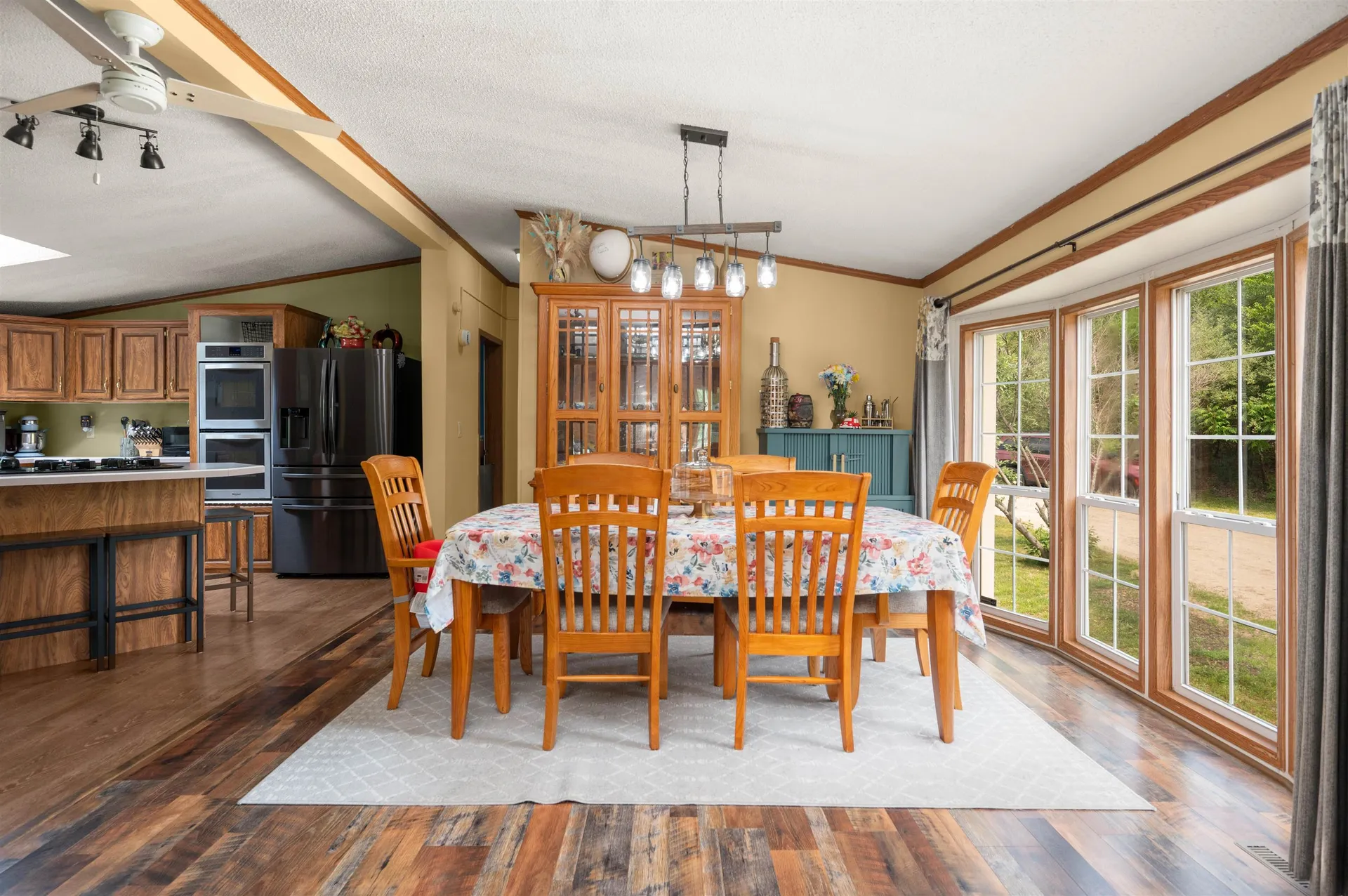 124 Chester Road Raymond NH 03077