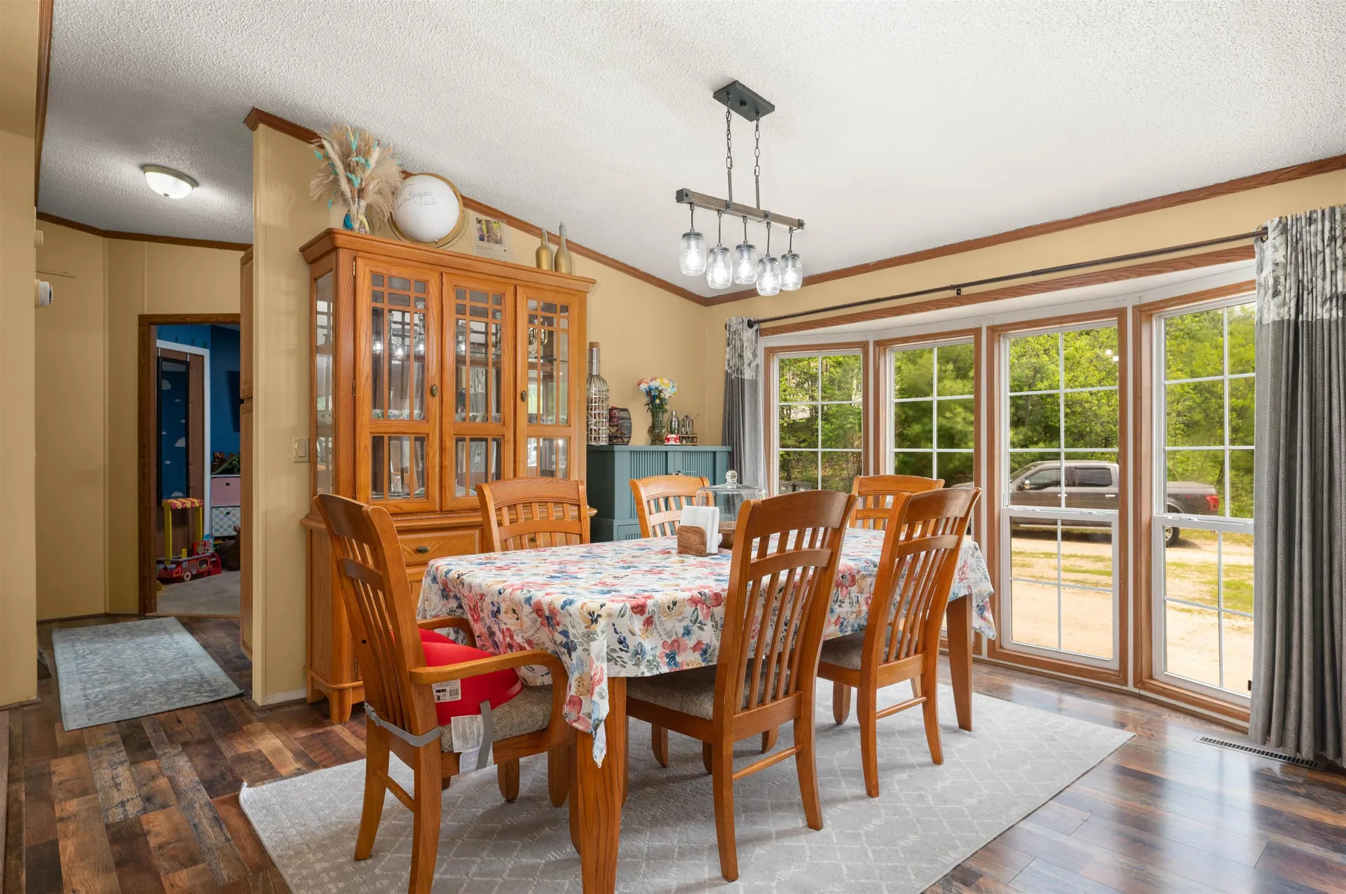 124 Chester Road Raymond NH 03077