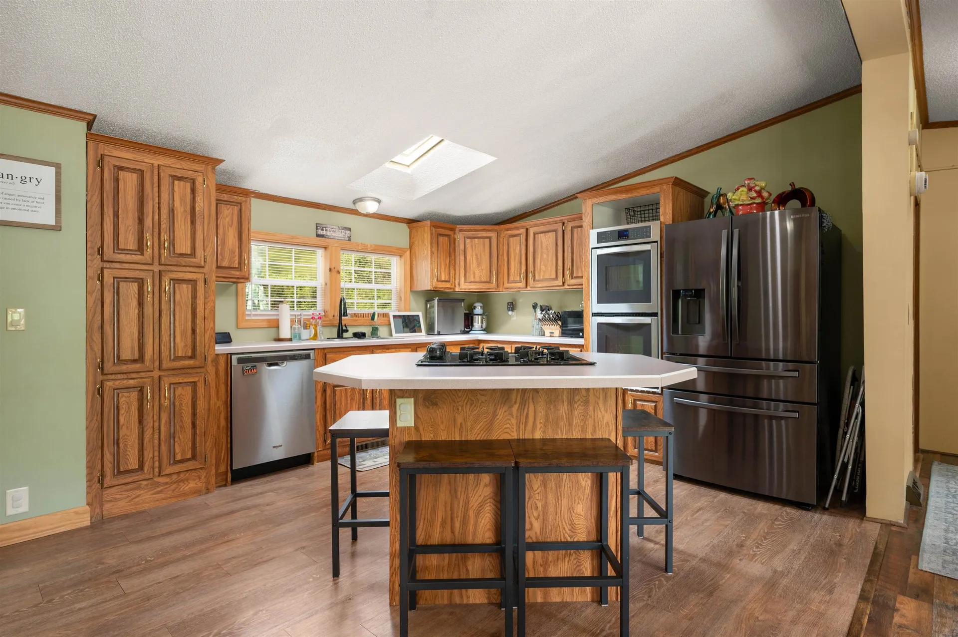 124 Chester Road Raymond NH 03077