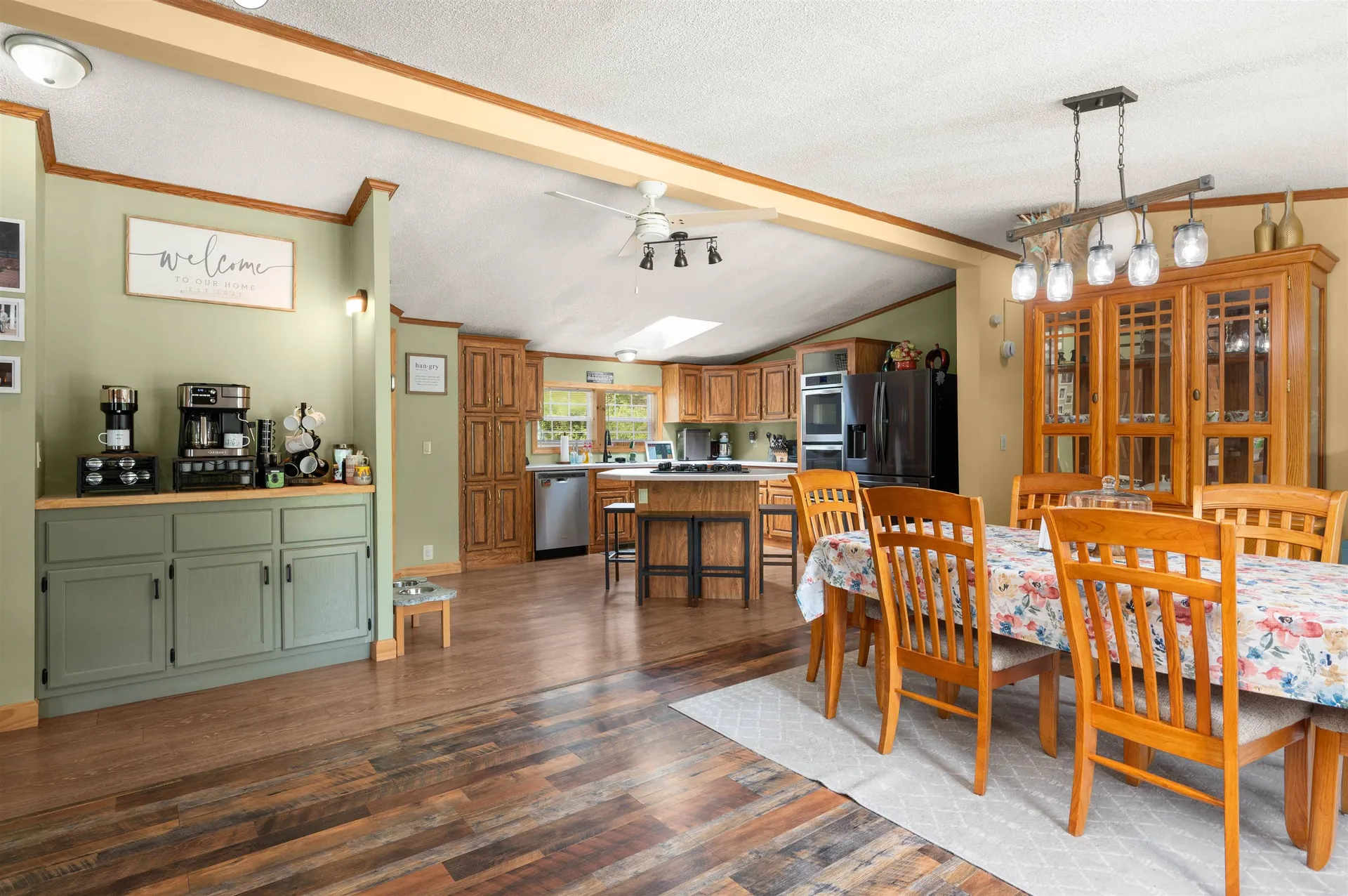 124 Chester Road Raymond NH 03077