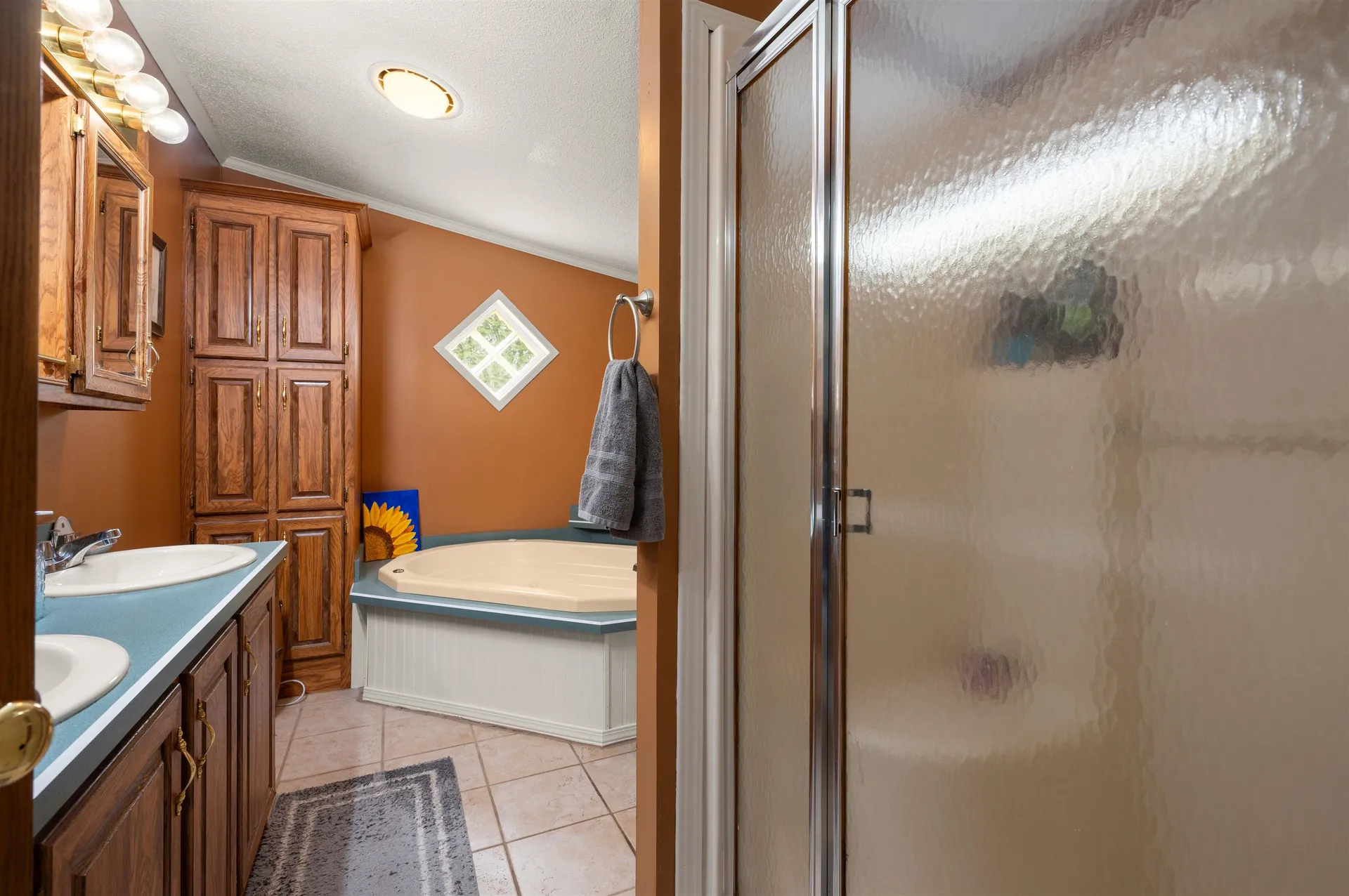 124 Chester Road Raymond NH 03077