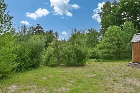 124 Chester Road Raymond NH 03077