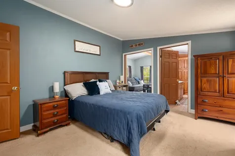 124 Chester Road Raymond NH 03077