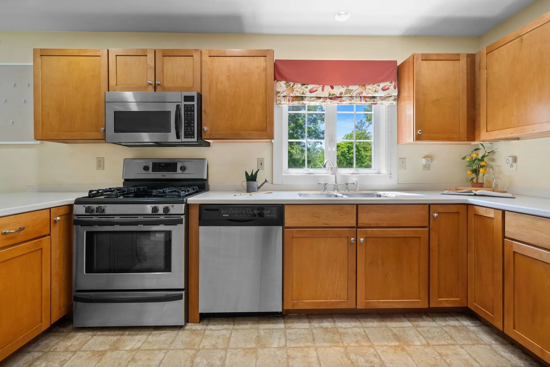 71 Oak Hill Road Northfield NH 03276