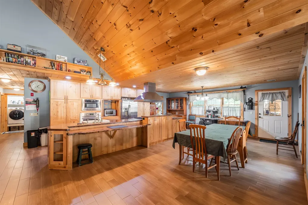 6 Phoenix Drive Kingston NH 03848