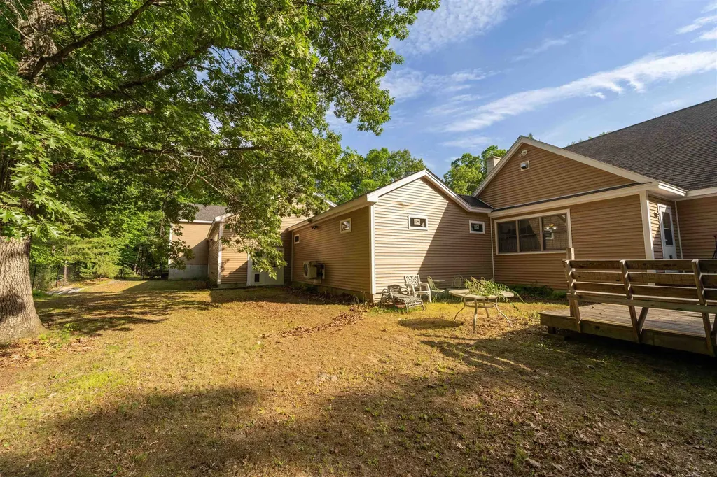 6 Phoenix Drive Kingston NH 03848