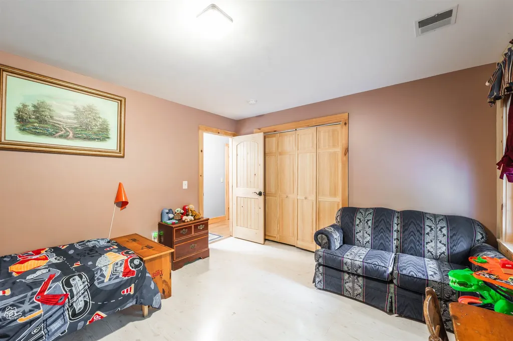 6 Phoenix Drive Kingston NH 03848