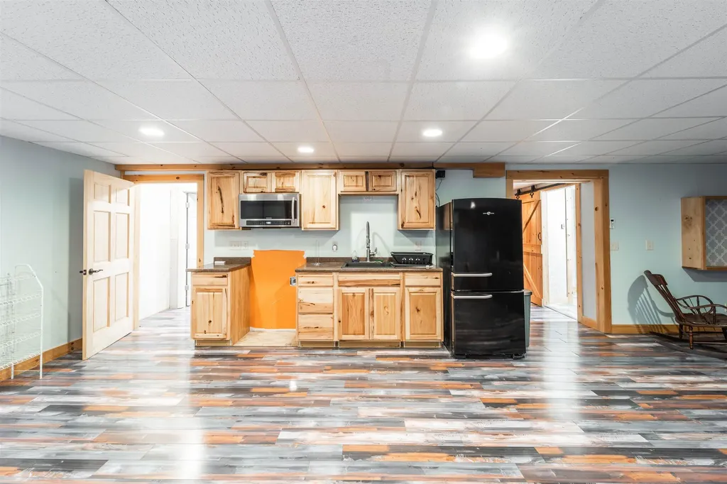 6 Phoenix Drive Kingston NH 03848