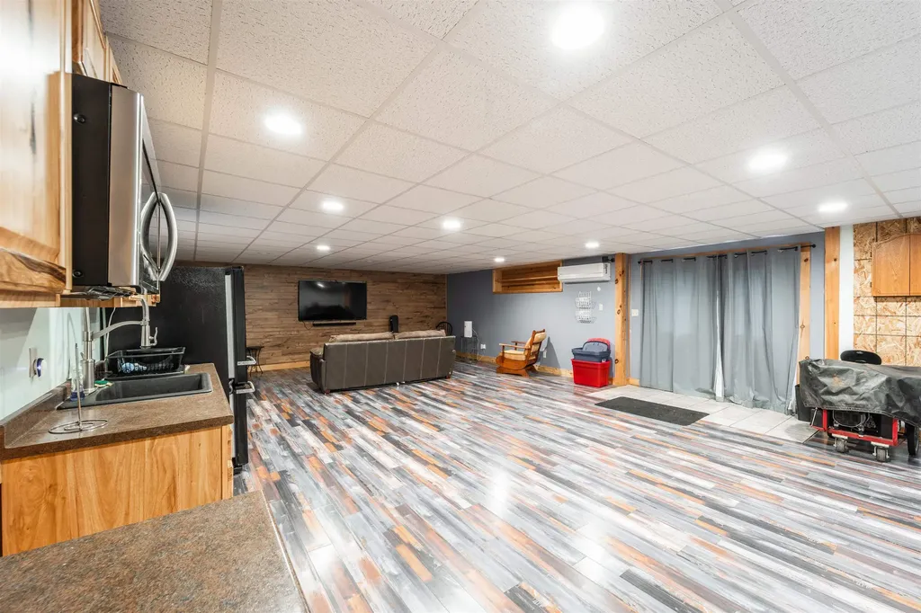 6 Phoenix Drive Kingston NH 03848