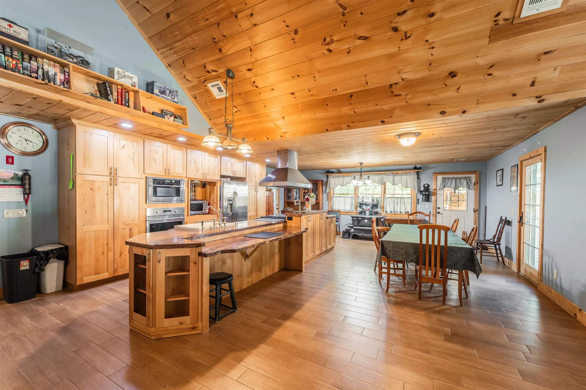 6 Phoenix Drive Kingston NH 03848