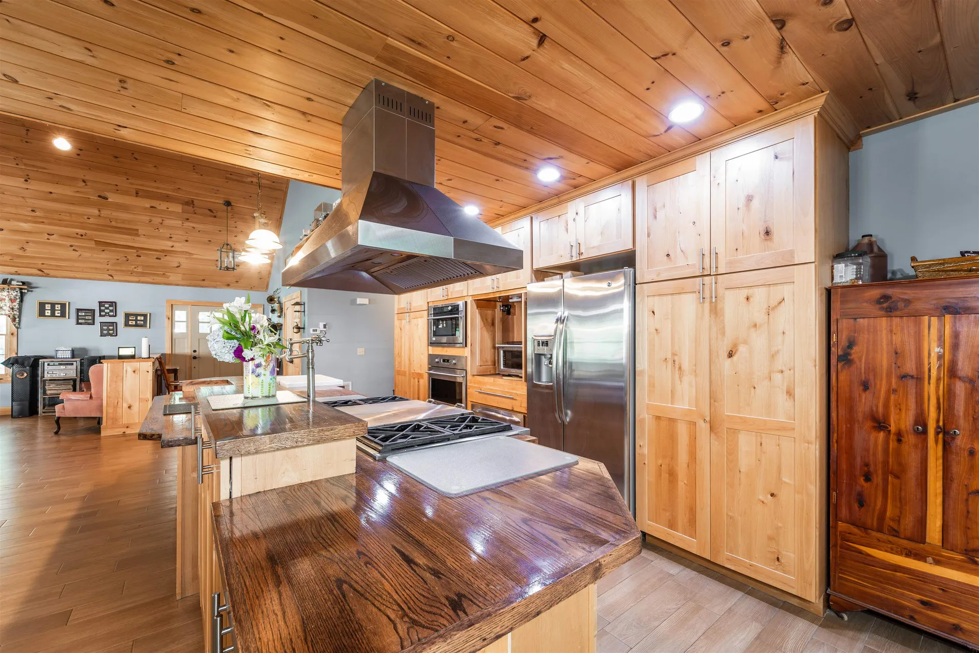 6 Phoenix Drive Kingston NH 03848