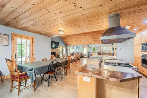 6 Phoenix Drive Kingston NH 03848