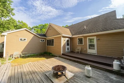 6 Phoenix Drive Kingston NH 03848