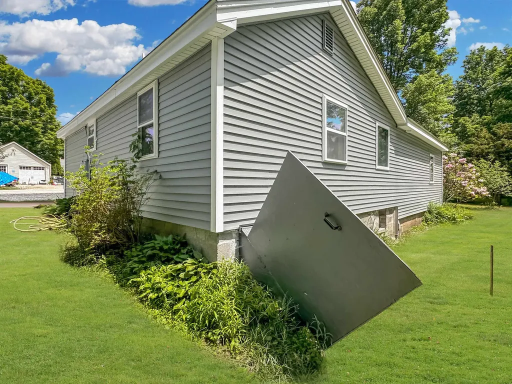 11 Saint Jean Street Jaffrey NH 03452