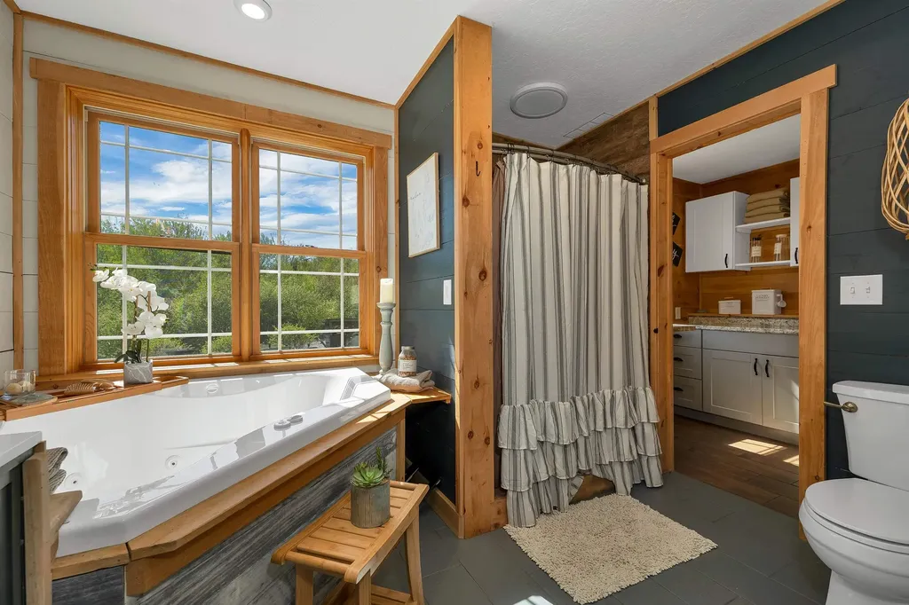 11 Vail Road Sanbornton NH 03269