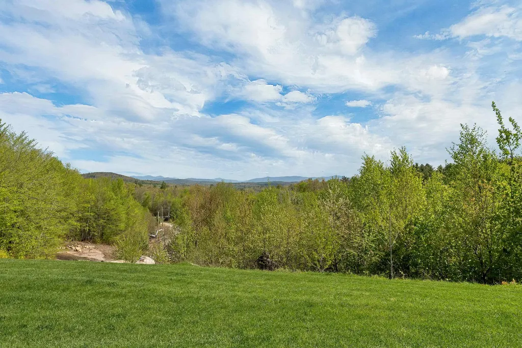 11 Vail Road Sanbornton NH 03269