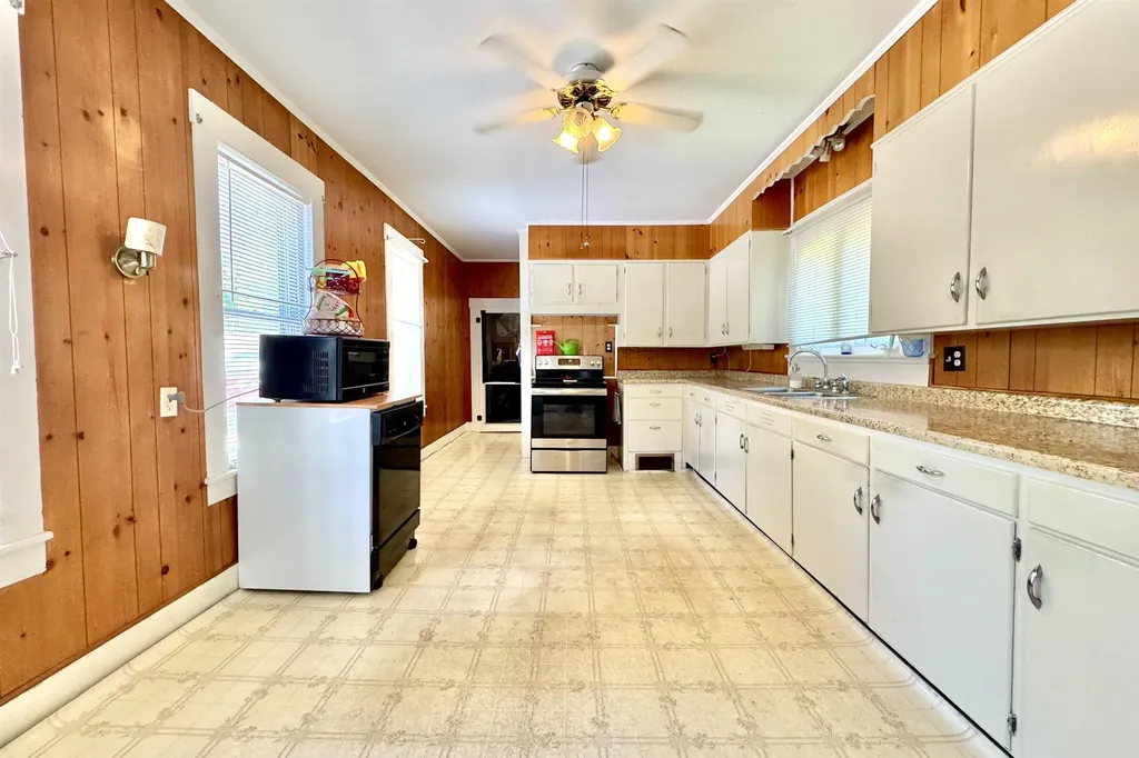 39 Chestnut Street Tilton NH 03276
