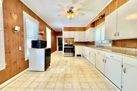 39 Chestnut Street Tilton NH 03276