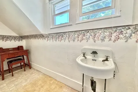 39 Chestnut Street Tilton NH 03276