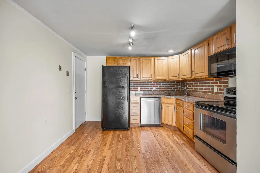 95 East Broadway Street Derry NH 03038