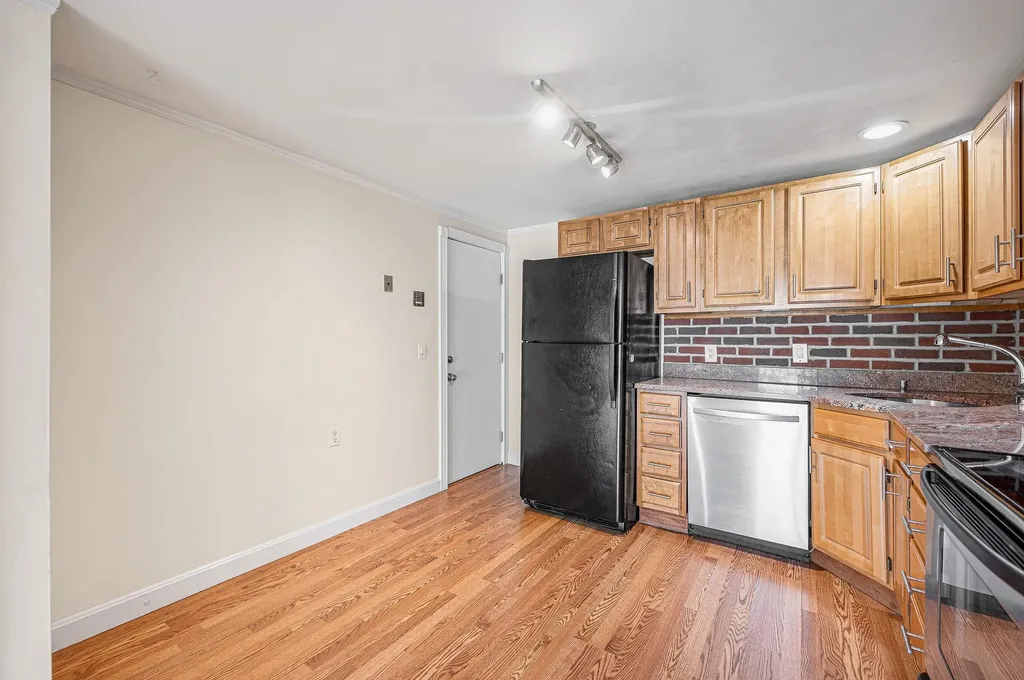 95 East Broadway Street Derry NH 03038