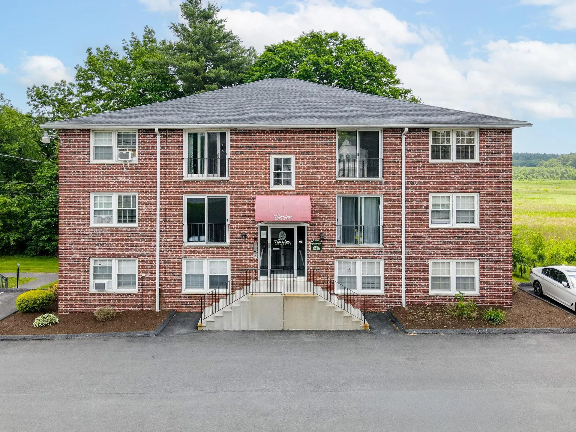 95 East Broadway Street Derry NH 03038