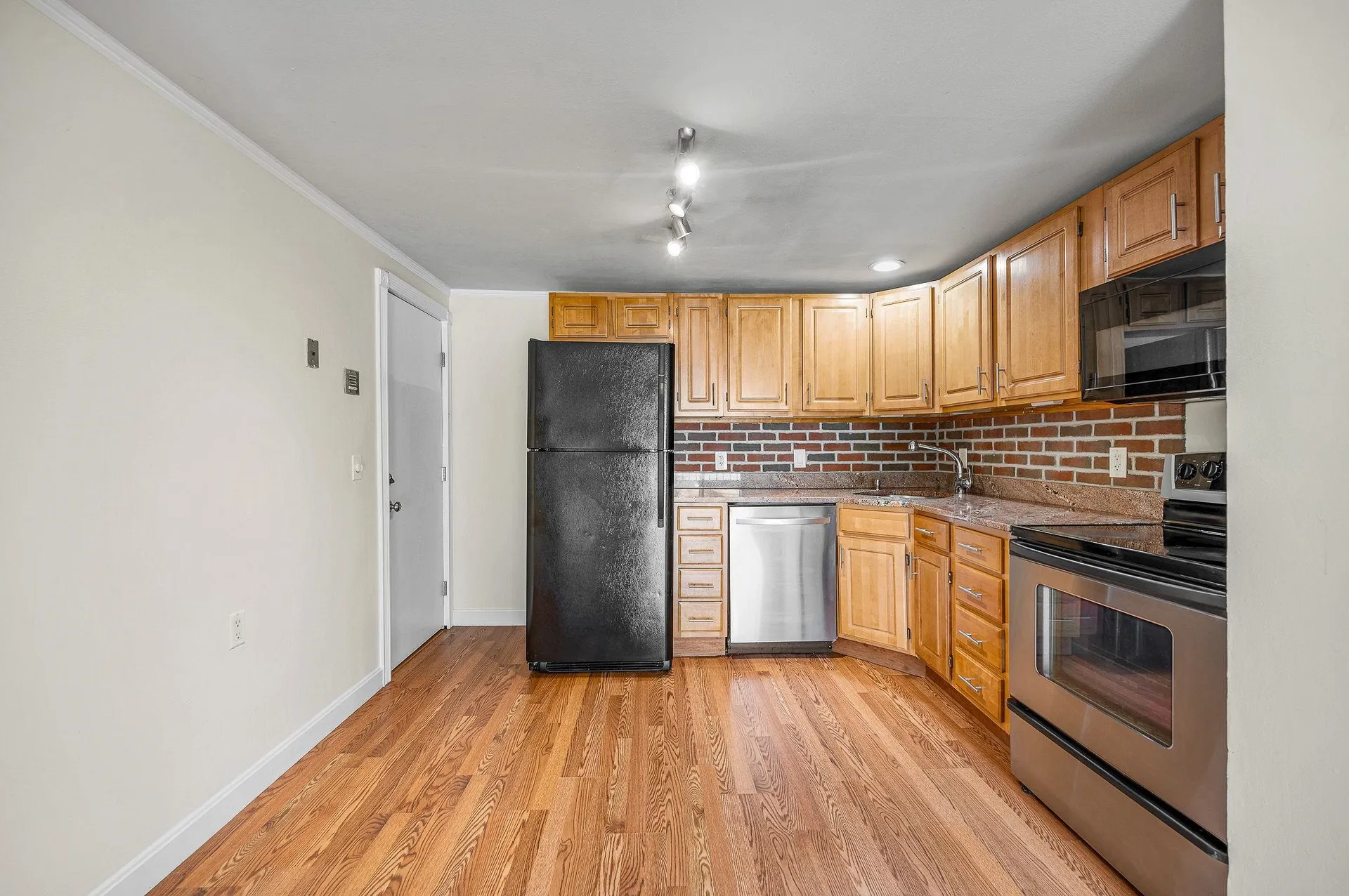 95 East Broadway Street Derry NH 03038