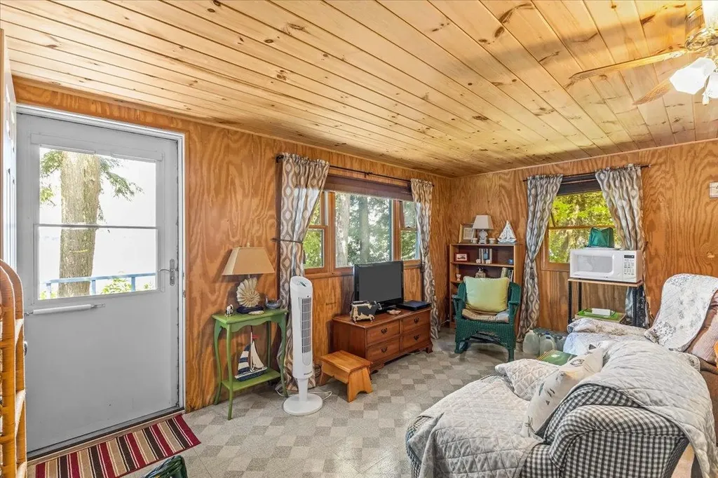 306 Hammond Shore Road Franklin VT 05457