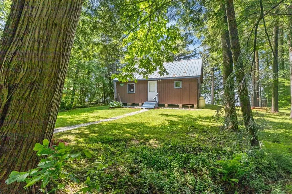 306 Hammond Shore Road Franklin VT 05457