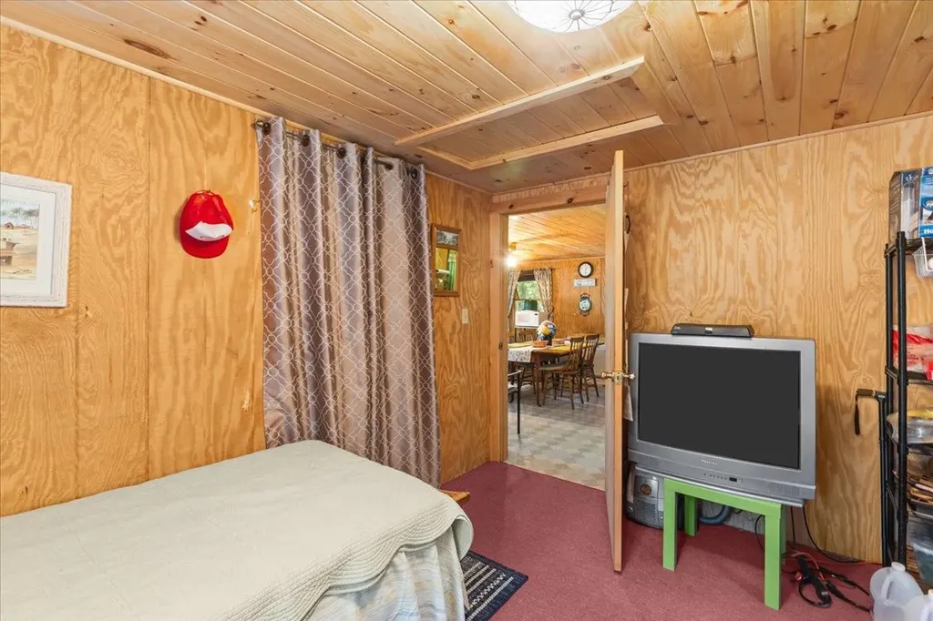 306 Hammond Shore Road Franklin VT 05457