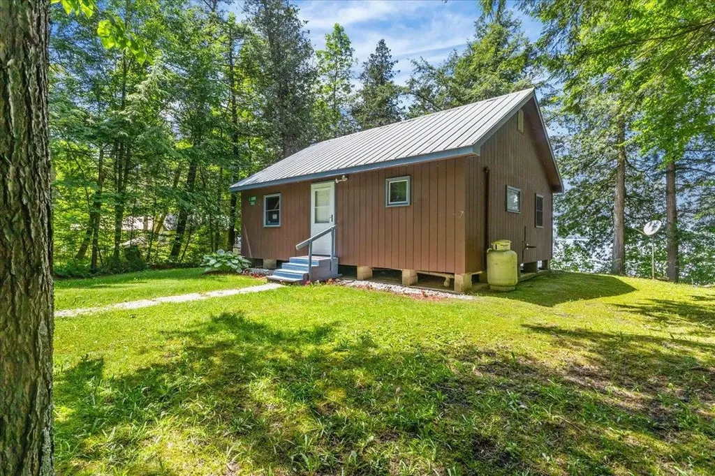 306 Hammond Shore Road Franklin VT 05457
