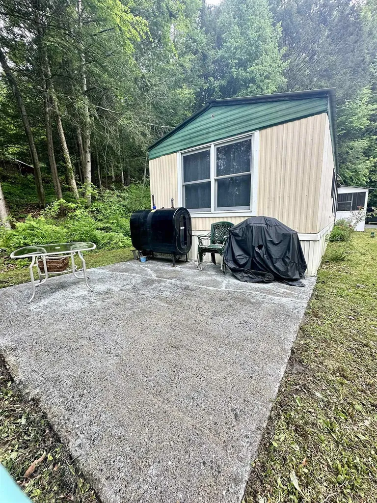 4 Reservoir Road Brattleboro VT 05301