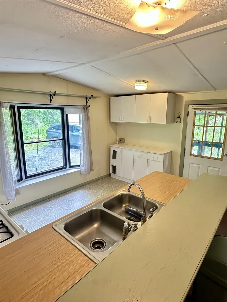 4 Reservoir Road Brattleboro VT 05301