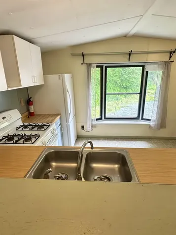 4 Reservoir Road Brattleboro VT 05301