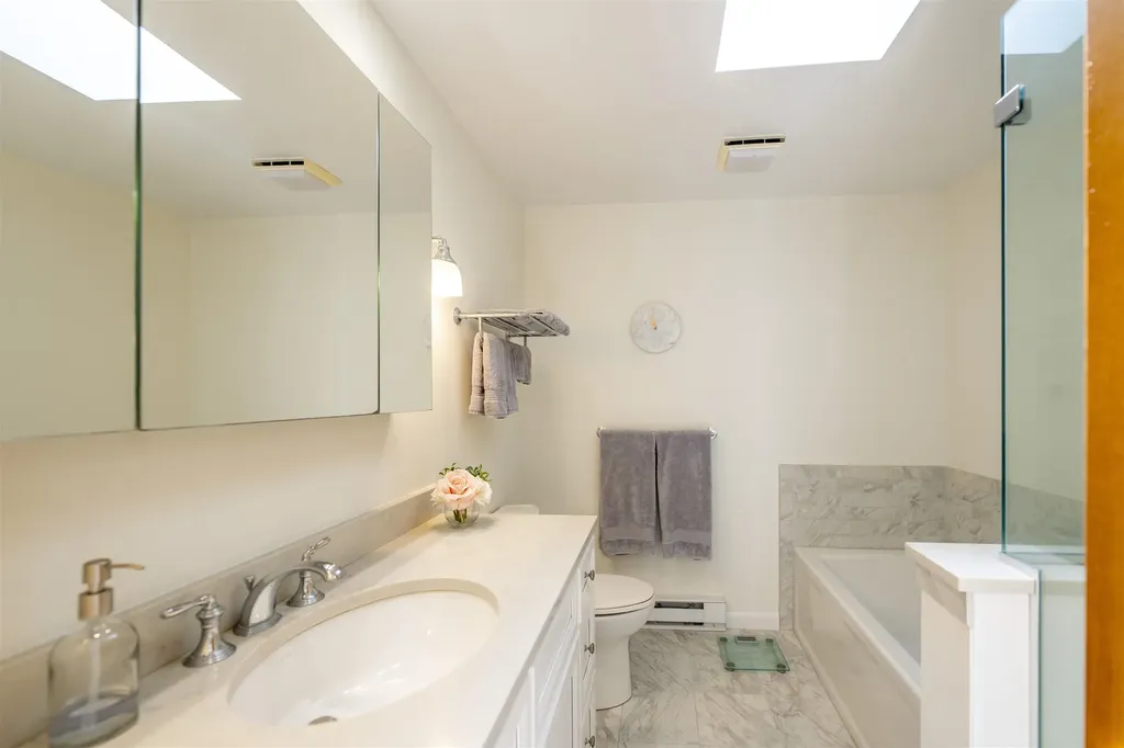 1020 Baker Turn Hartford VT 05059