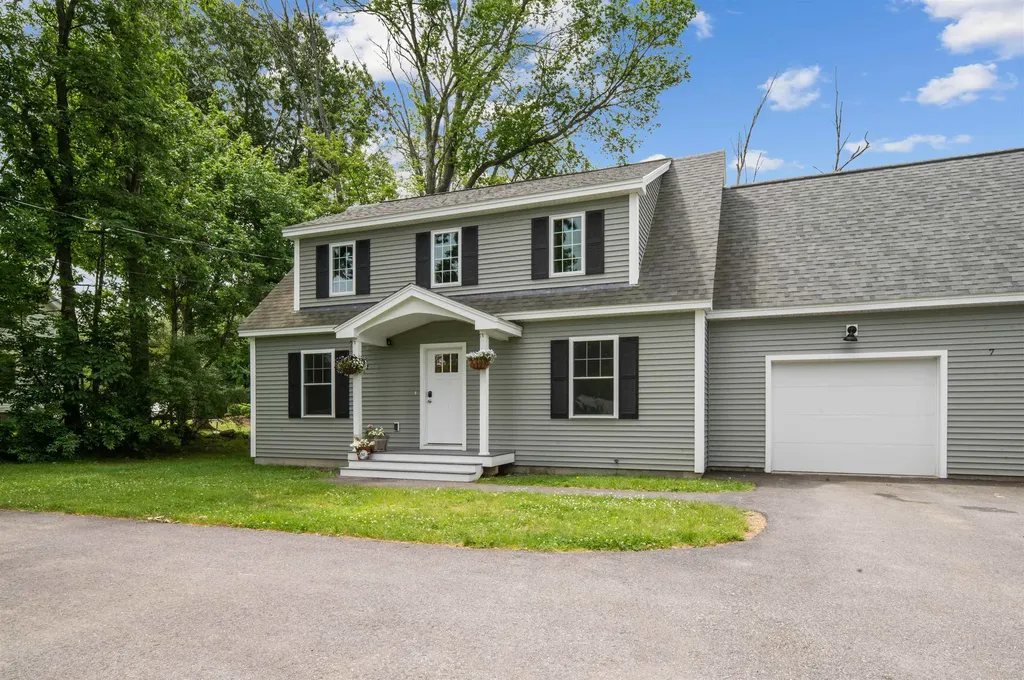 7 Hampton Road Exeter NH 03833