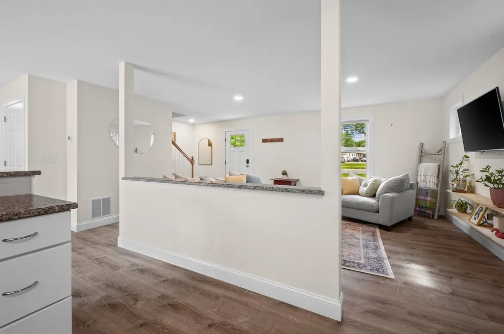 7 Hampton Road Exeter NH 03833