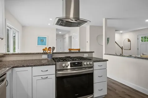 7 Hampton Road Exeter NH 03833
