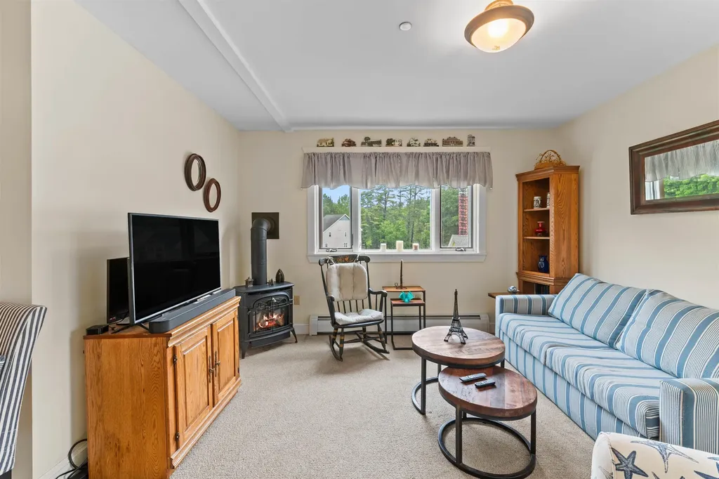 196 East Main Street Conway NH 03818