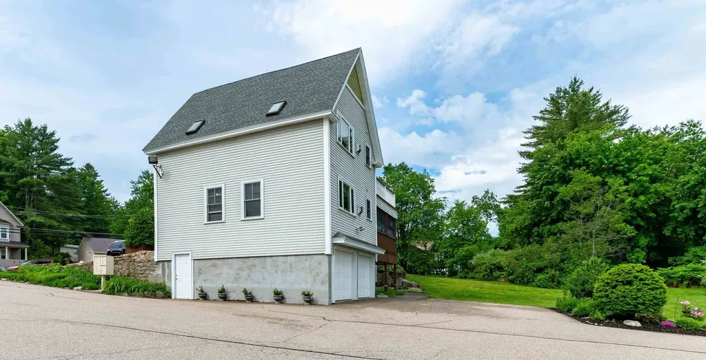 196 East Main Street Conway NH 03818