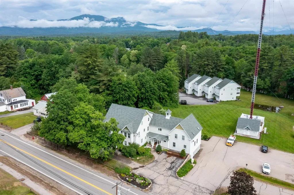 196 East Main Street Conway NH 03818