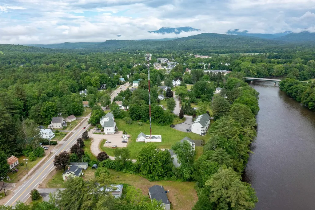 196 East Main Street Conway NH 03818