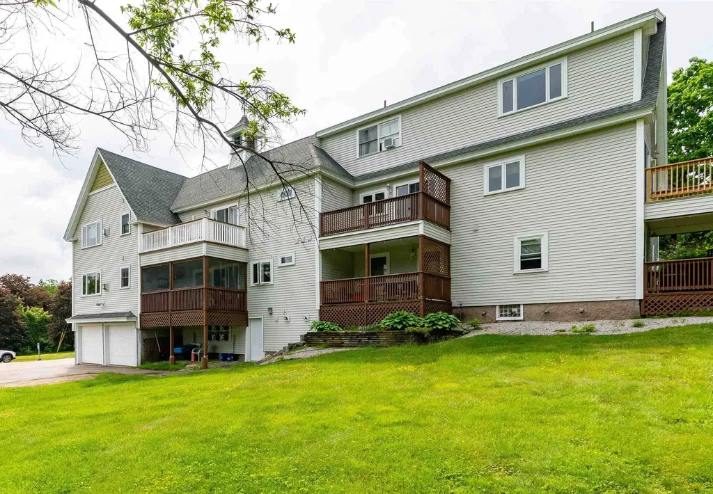 196 East Main Street Conway NH 03818