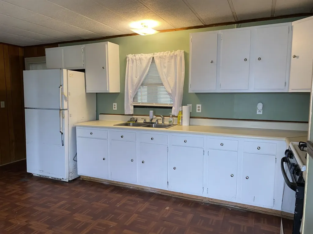 96 Whippoorwill Street Seabrook NH 03874