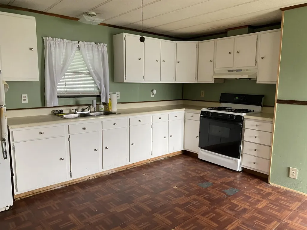 96 Whippoorwill Street Seabrook NH 03874